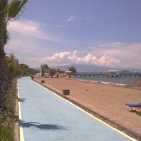 Sea And You Beachfront דירה *
