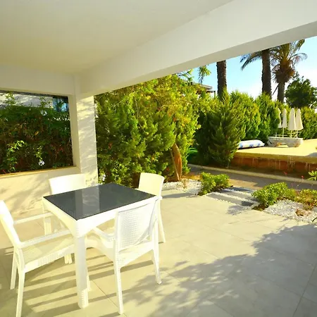 Sea And You Beachfront דירה טורגוטריס