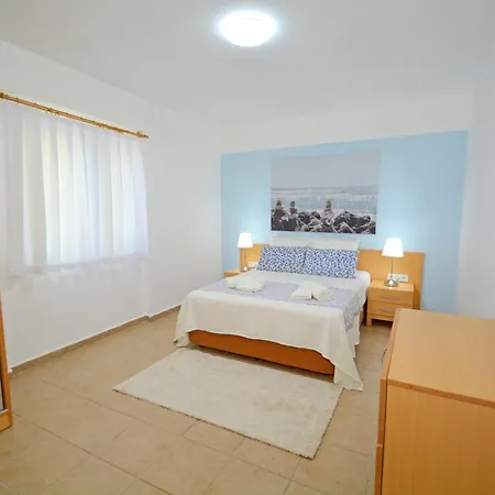 Sea And You Beachfront דירה *